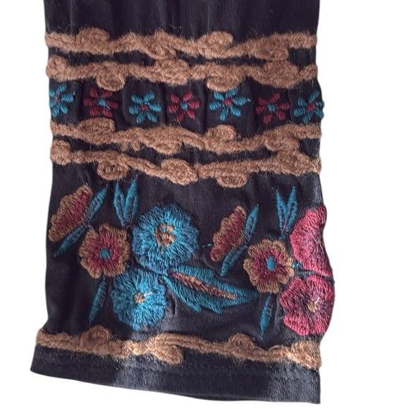 Anthropologie/Caite Kimono Black w/ beautiful embroidery border/back/sleeves, M - Picture 8 of 10